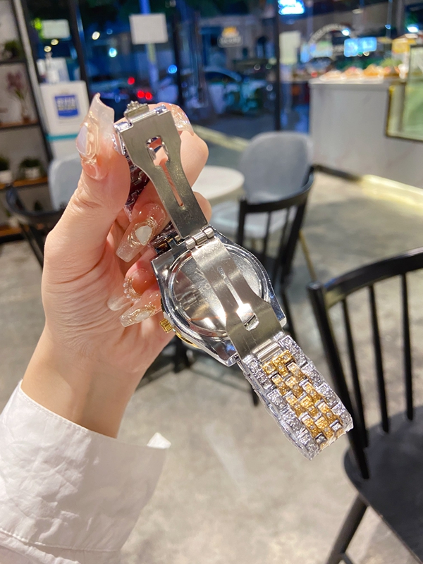 ブランド時計側面デザイン